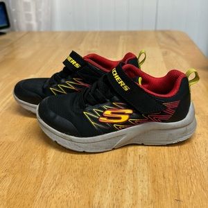 Sketchers red and black boy sneakers